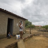 Juazeiro, BA — Ao levar as cestas de alimentos, a LBV está levando mais esperança, alegria e amor para esse povo sofrido do sertão. O resultado é a satisfação e a gratidão de quem é benefiado pela ação solidária da Instituição.