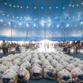 Guarulhos, SP — Ao receberem suas cestas de alimentos, as famílias têm a certeza de que terão um digno fim de ano.
