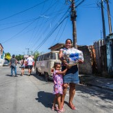 Guarulhos, SP — Com esta campanha, que é permanente, a LBV uniu esforços com parceiros e com o povo brasileiro e vai beneficiar 50 mil famílias que vivem em situação de pobreza em todo o Brasil atendidas ao longo do ano pela Instituição e por organizações parceiras.