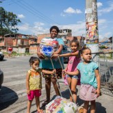 Brasilândia, SP — No bairro da zona norte de SP, a ação solidária da LBV levou cestas de alimentos, que garantirão um fim de ano mais digno e feliz, e, com isso, renovou as esperanças no coração de cada família beneficiada.