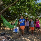 Famílias da Reserva Indígena Tenondé Porã, localizada em Parelheiros, na capital paulista, foram presenteadas com as cestas de alimentos da LBV.