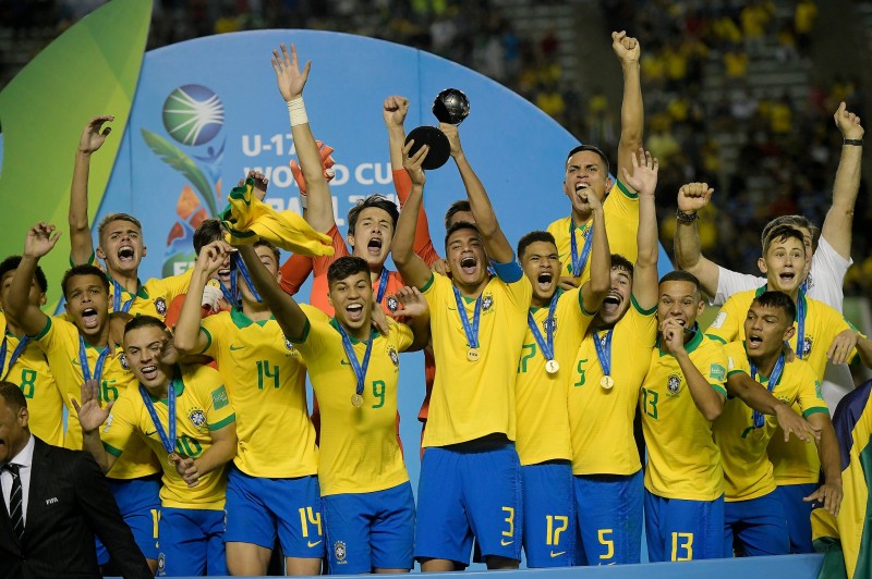Copa do Mundo Sub-17: Brasil vence México de virada, com gol nos