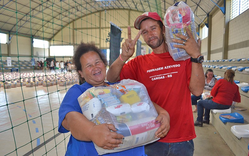 Famílias de baixa renda de Porto Alegre recebem cestas de alimentos da LBV  | LBV - Legião da Boa Vontade