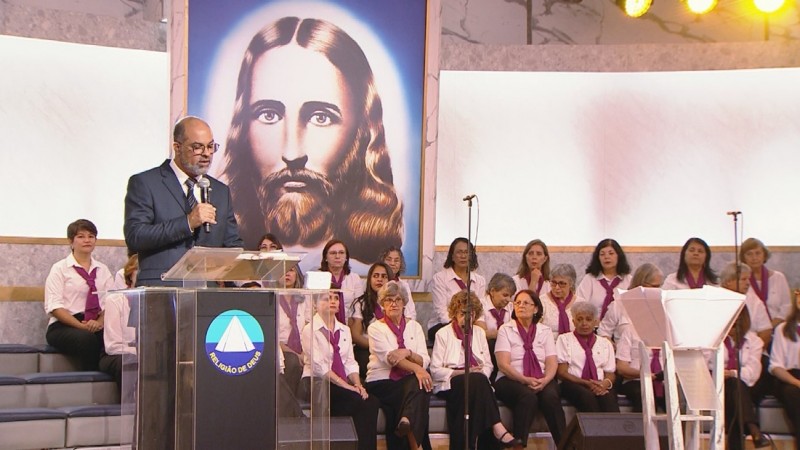 <p>Estudo durante a Cruzada do Novo Mandamento de Jesus — Reunião da Comunhão com Deus. Lá, ocorrem estudos que apresentam versículos de força em momentos difíceis.</p>
