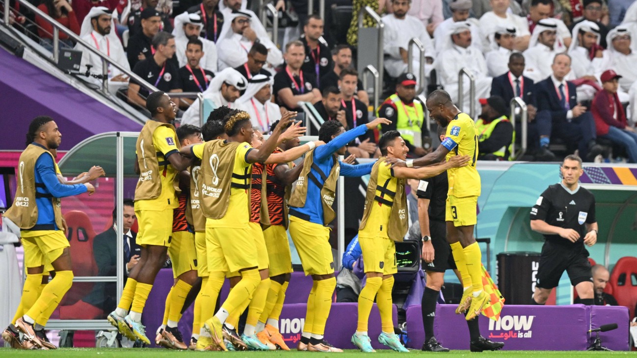 Copa do Mundo 2022  Equador vence Catar com dois gols de Valencia